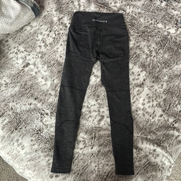 ALPHALETE OG Revival Legging - SM in Powder Grey - Picture 4 of 7